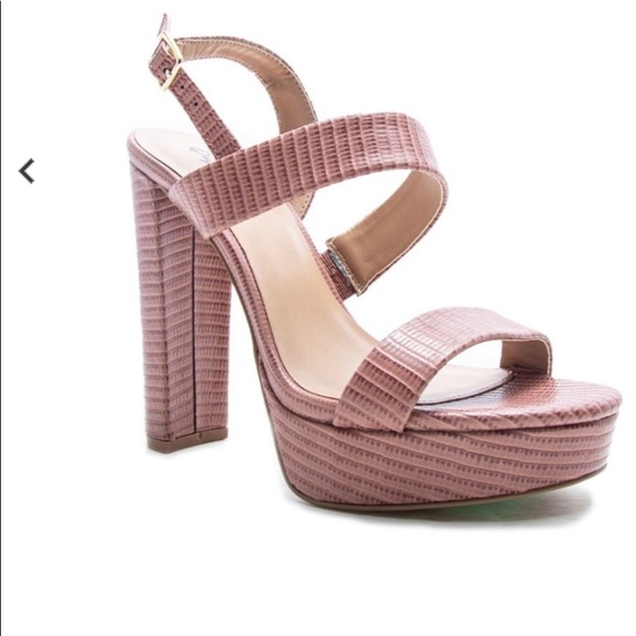 Heels 👠 - Picture 3 of 3